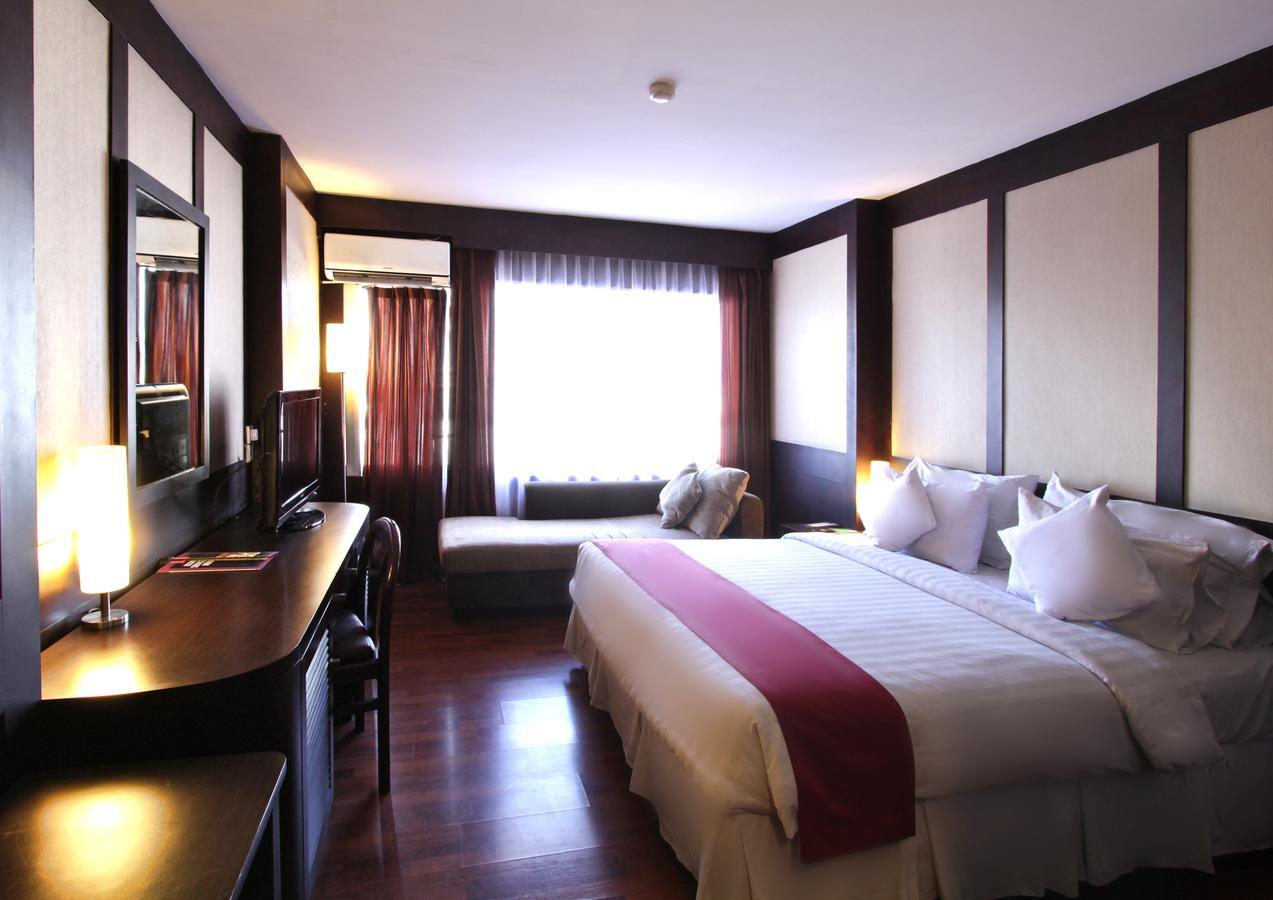 Garuda Plaza Hotel Medan Bagian luar foto