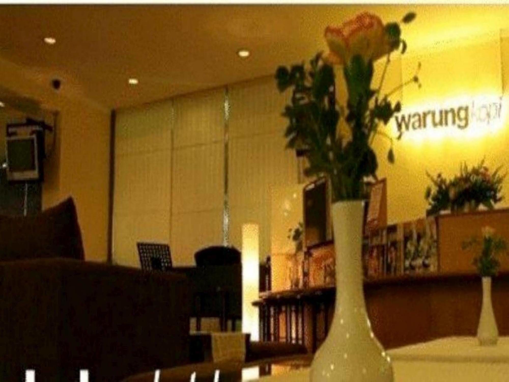 Garuda Plaza Hotel Medan Bagian luar foto